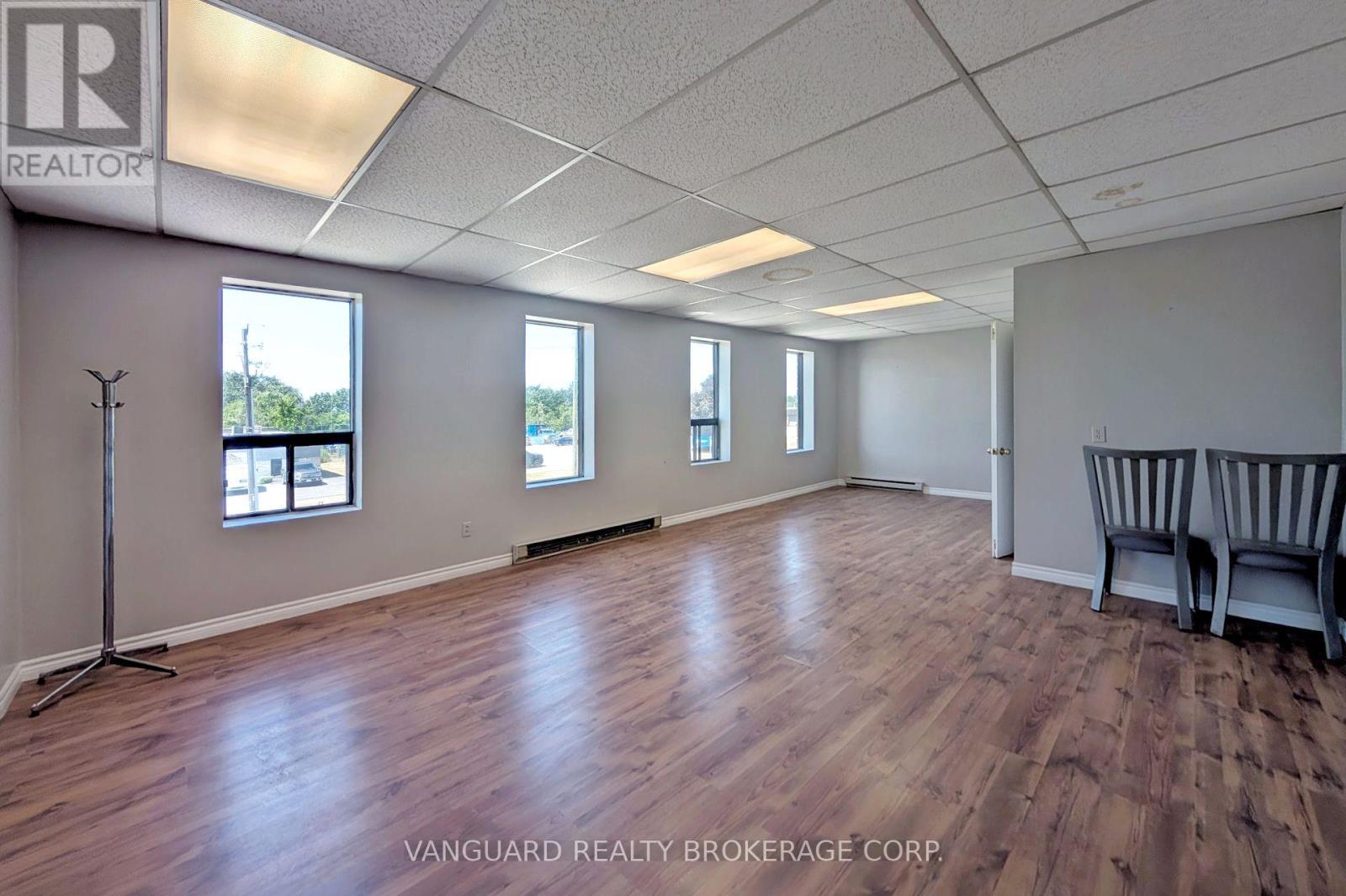 75 Welham Road, Barrie, Ontario  L4N 8Y3 - Photo 9 - S12305949