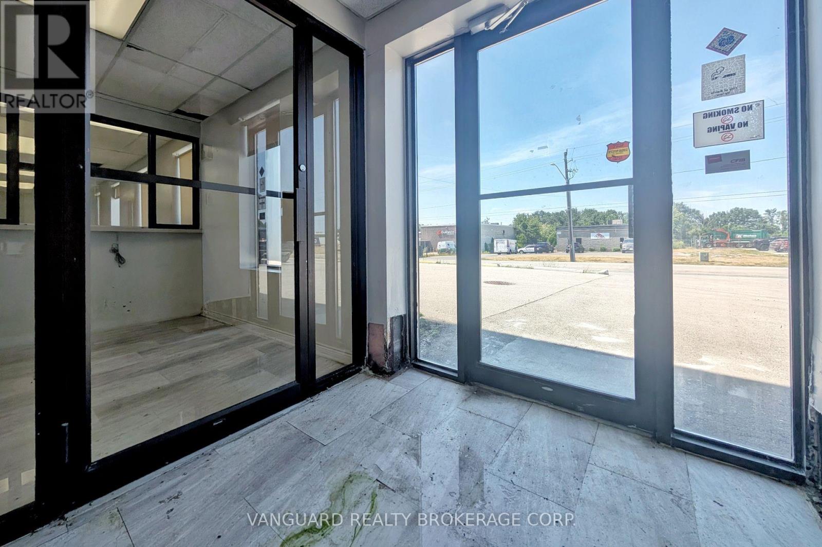 75 Welham Road, Barrie, Ontario  L4N 8Y3 - Photo 5 - S12305949