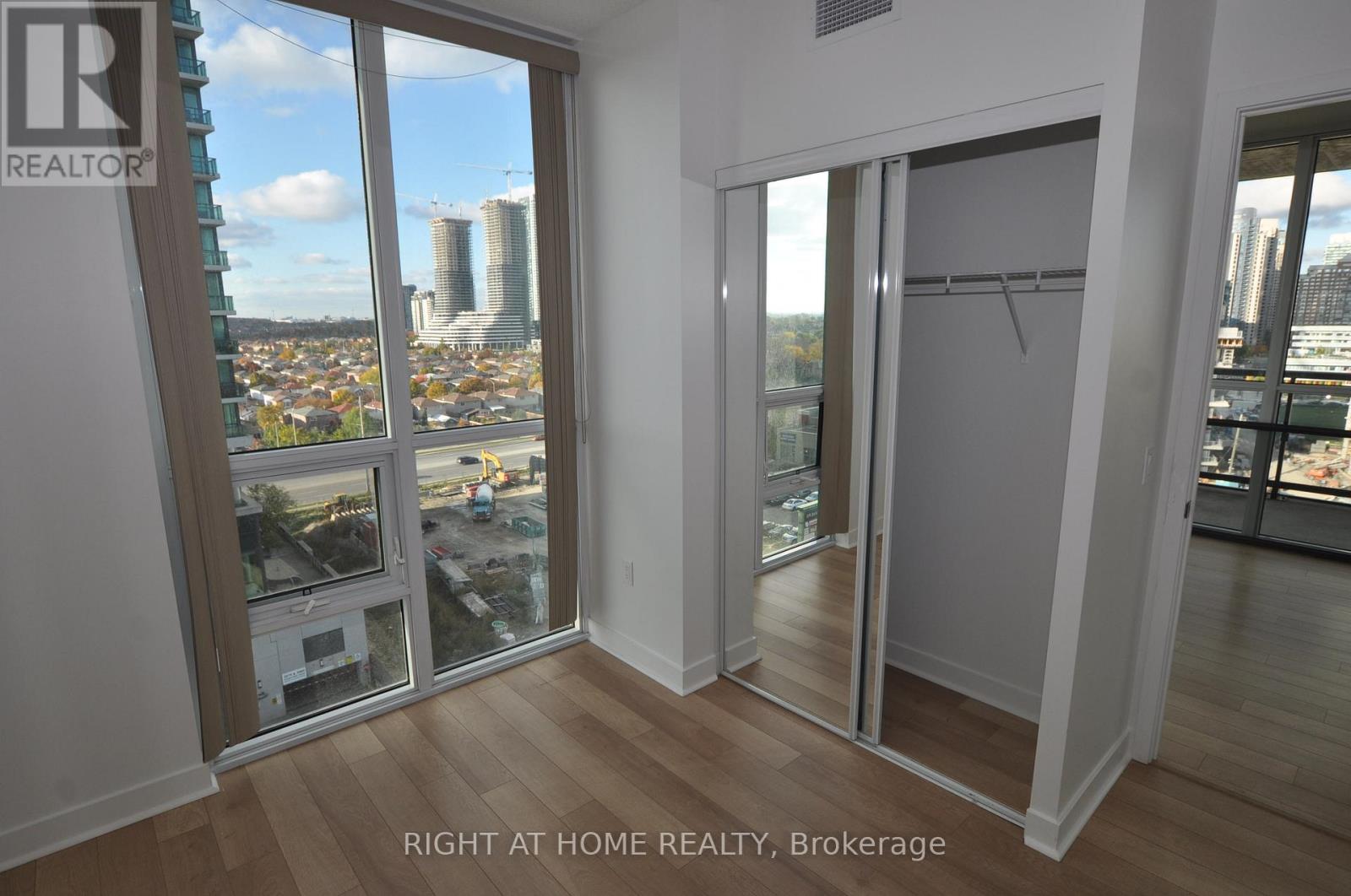 909 - 3975 Grand Park Drive, Mississauga, Ontario  L5B 0K4 - Photo 9 - W12496484