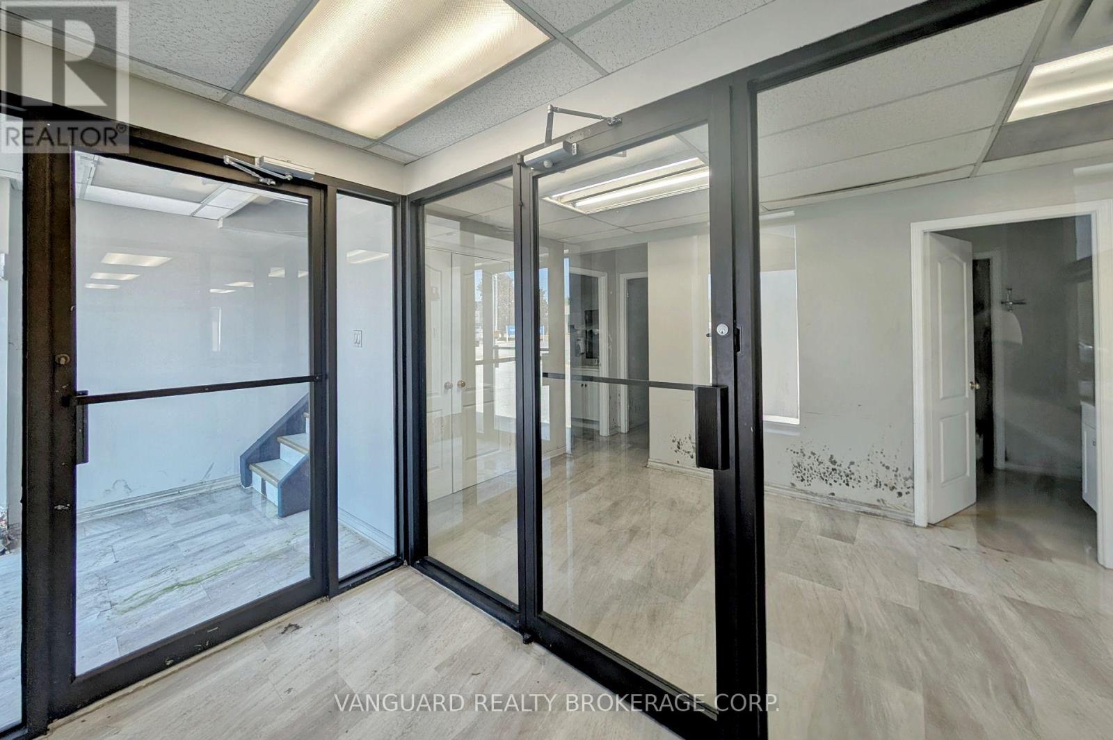 75 Welham Road, Barrie, Ontario  L4N 8Y3 - Photo 6 - S12305949