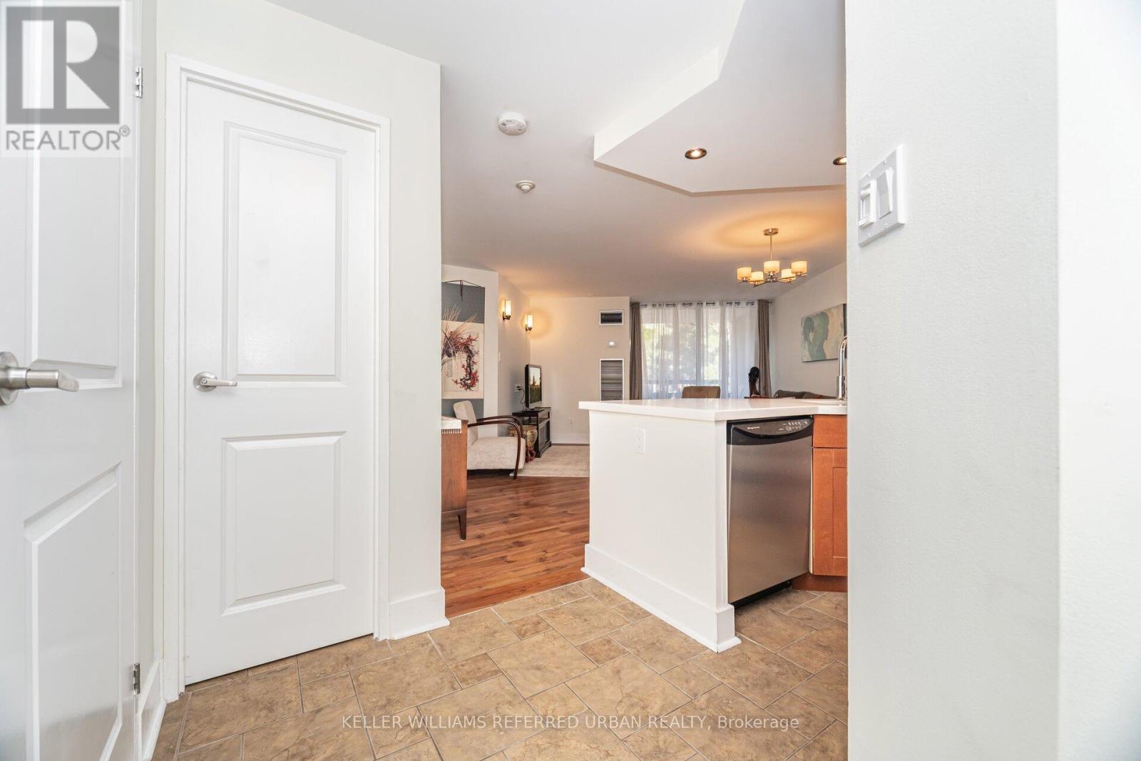 107 - 77 Maitland Place, Toronto, Ontario  M4Y 2V6 - Photo 6 - C12508932