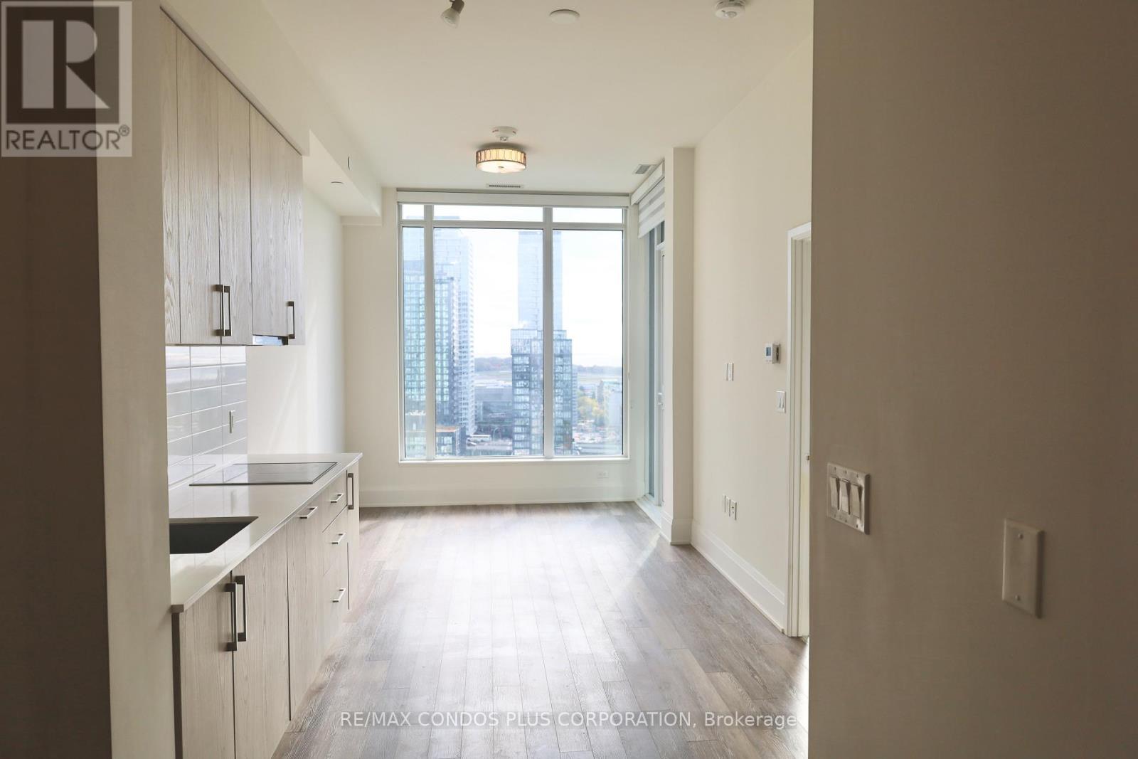 1803 - 27 BATHURST STREET, Toronto, Ontario