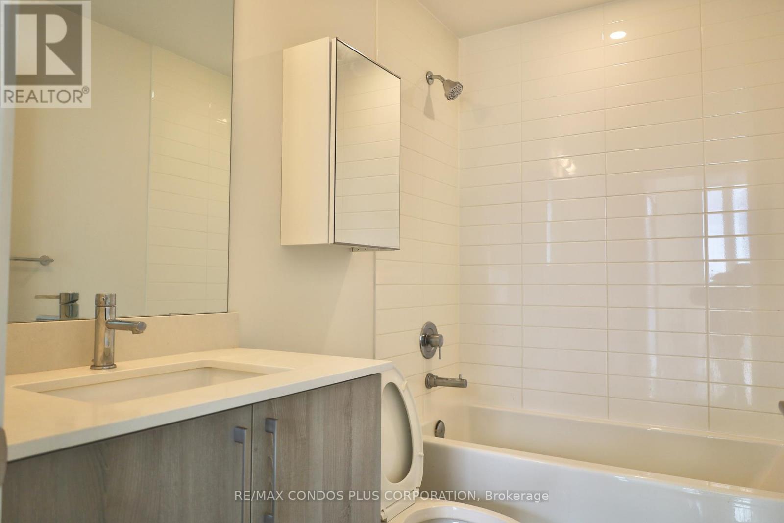 1803 - 27 Bathurst Street, Toronto, Ontario  M5V 0R1 - Photo 14 - C12508948