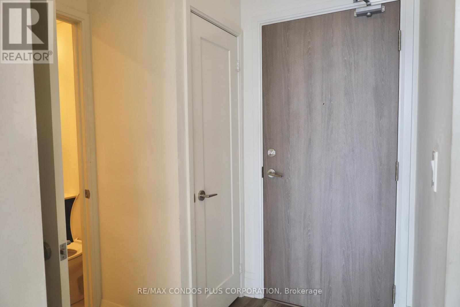 1803 - 27 Bathurst Street, Toronto, Ontario  M5V 0R1 - Photo 17 - C12508948