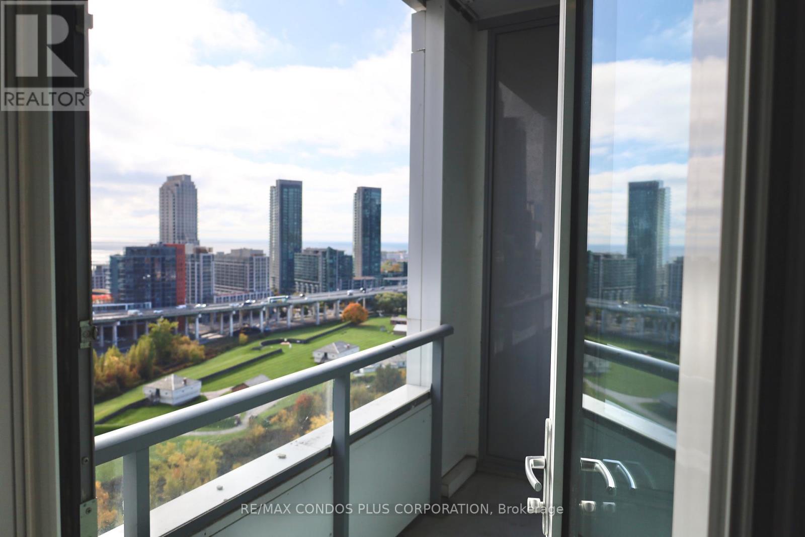 1803 - 27 Bathurst Street, Toronto, Ontario  M5V 0R1 - Photo 7 - C12508948