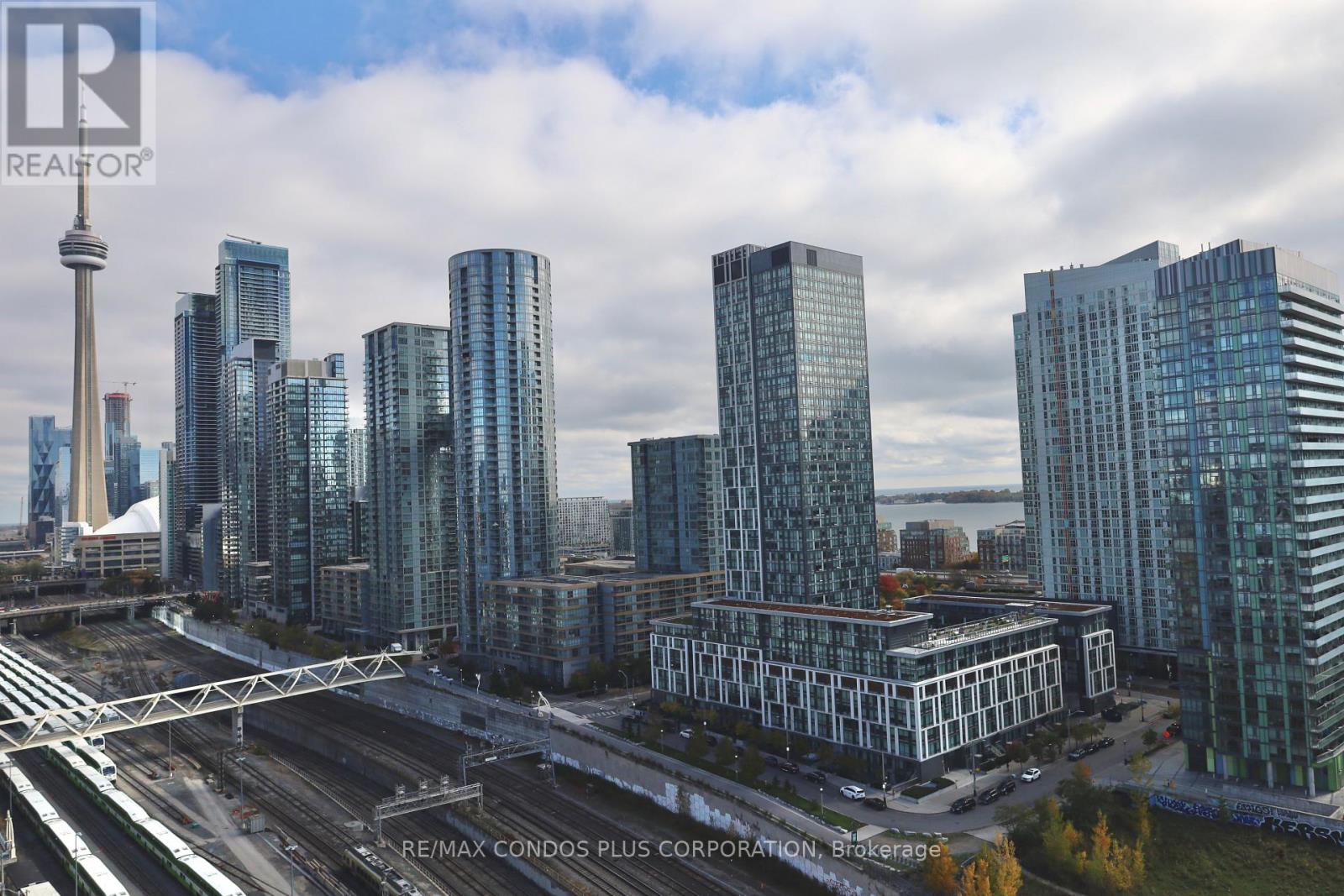 1803 - 27 Bathurst Street, Toronto, Ontario  M5V 0R1 - Photo 8 - C12508948