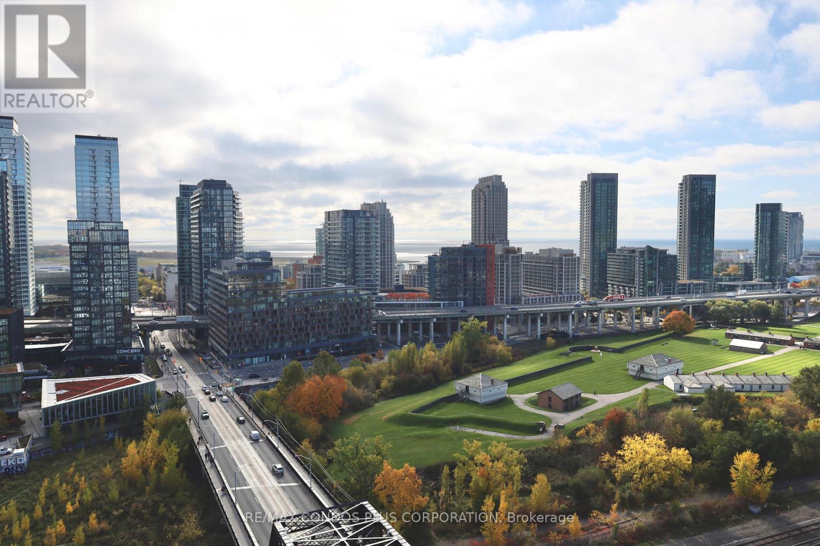 1803 - 27 Bathurst Street, Toronto, Ontario  M5V 0R1 - Photo 9 - C12508948