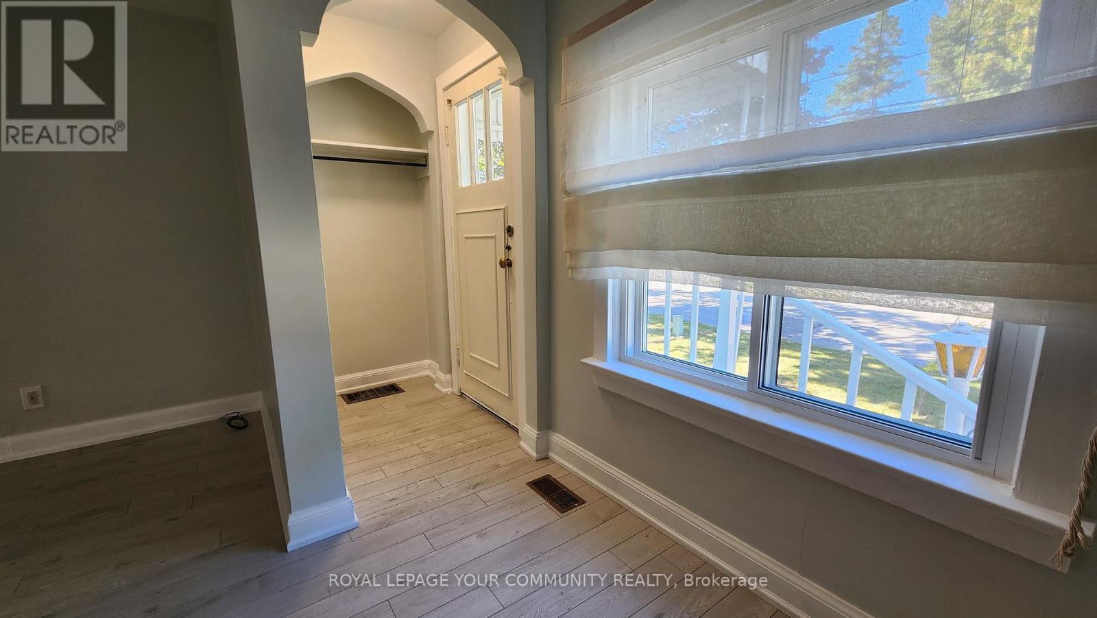 207 OLIVE AVENUE, Toronto, Ontario