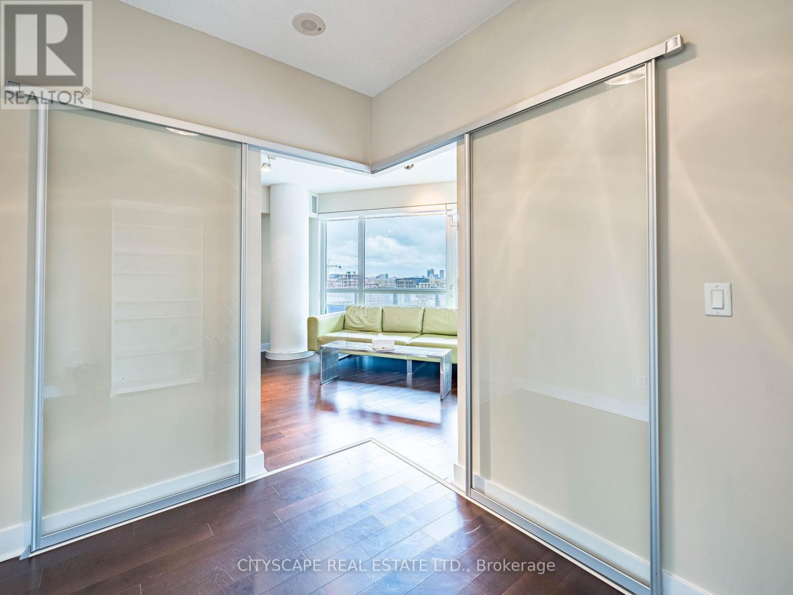 1915 - 352 Front Street W, Toronto, Ontario  M5V 1B5 - Photo 15 - C12509068