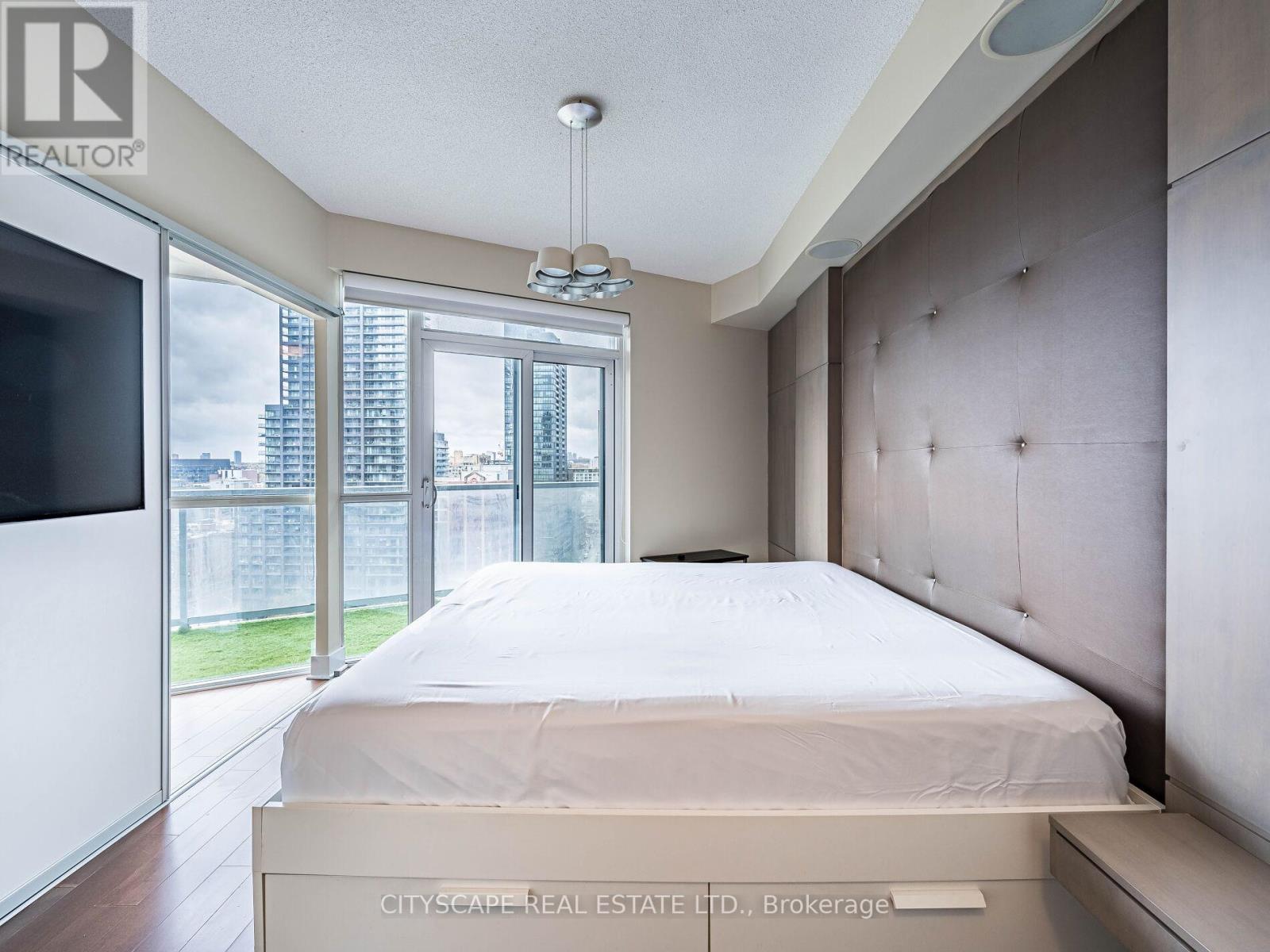 1915 - 352 Front Street W, Toronto, Ontario  M5V 1B5 - Photo 18 - C12509068