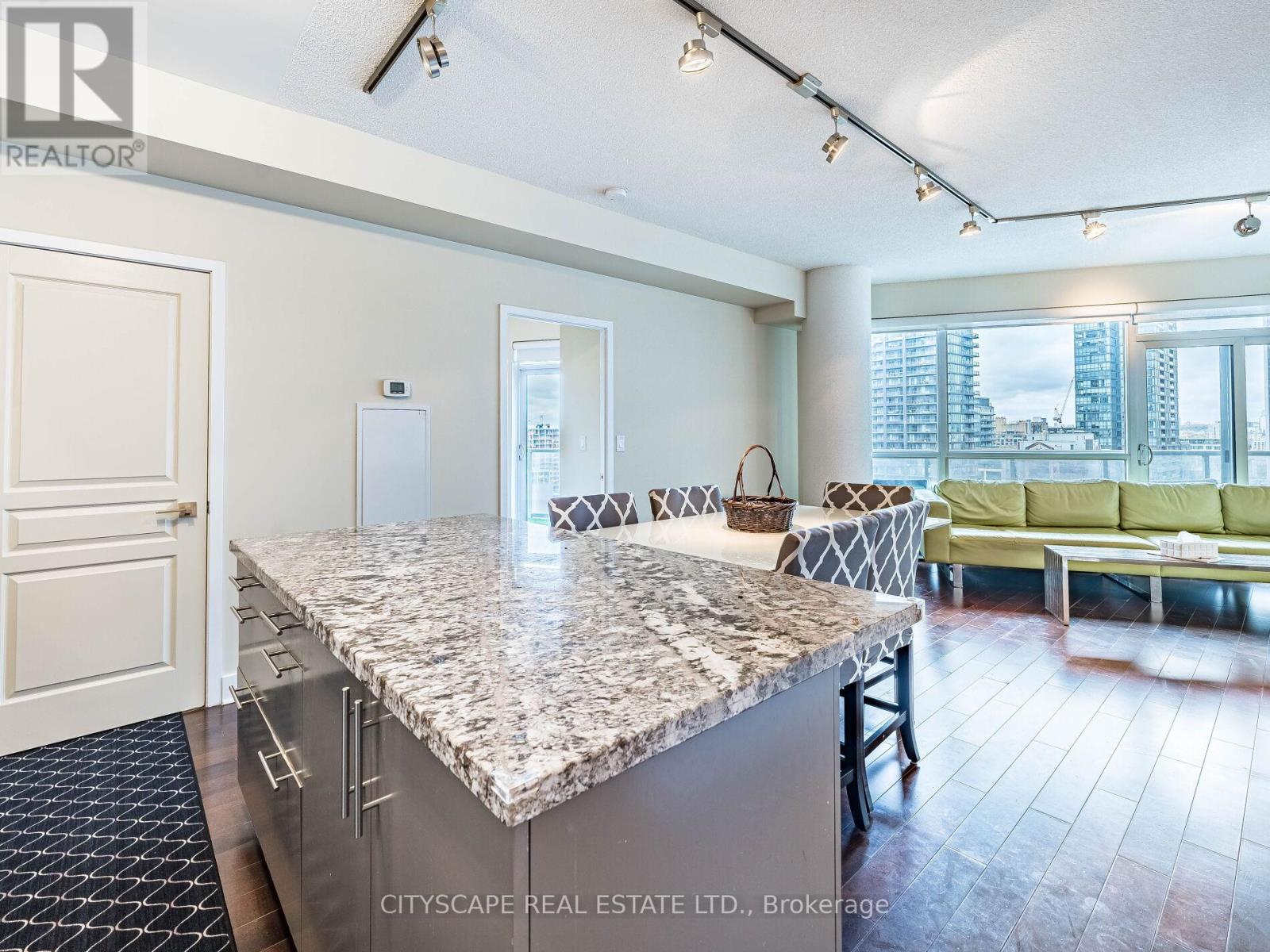 1915 - 352 Front Street W, Toronto, Ontario  M5V 1B5 - Photo 9 - C12509068