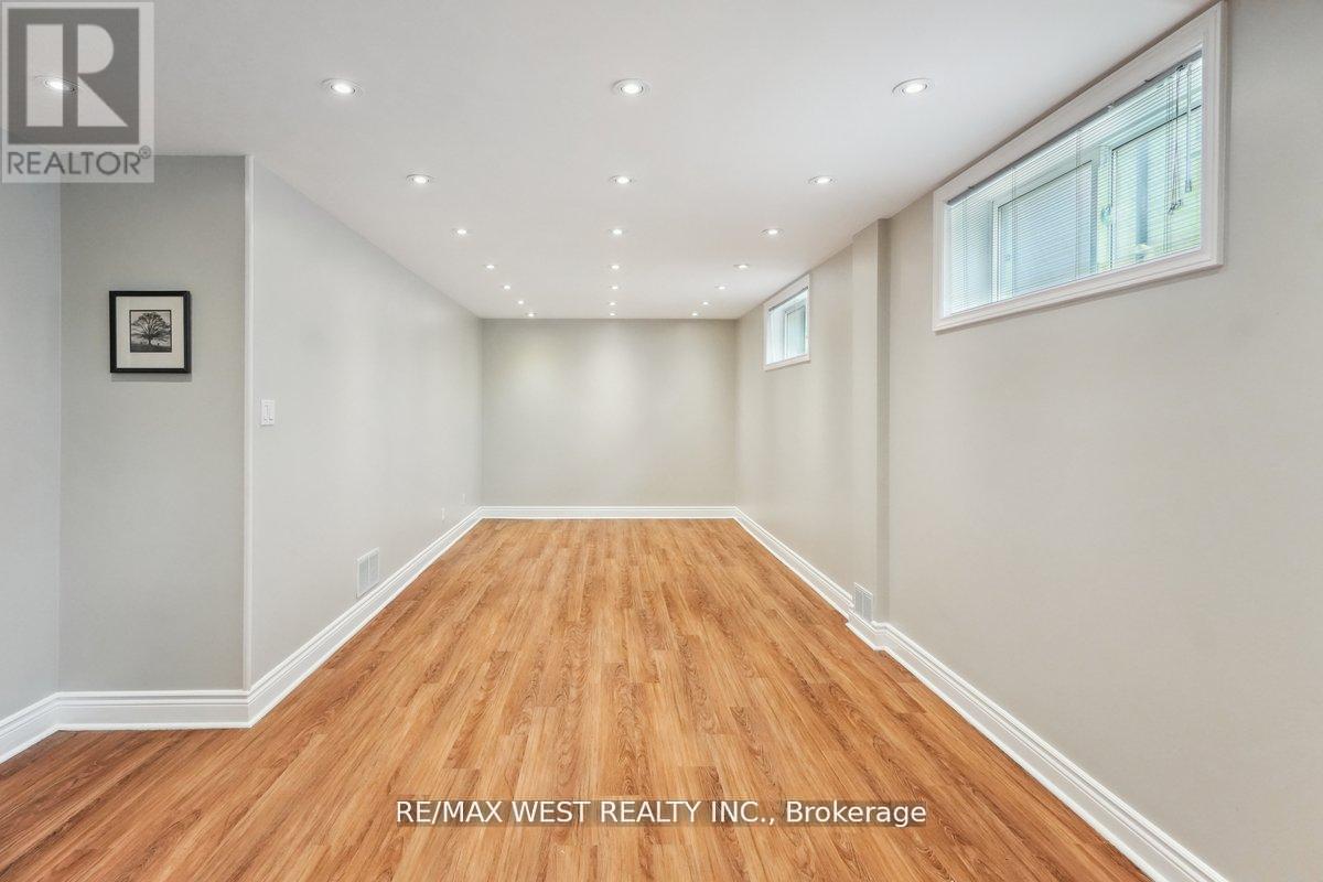 40 Arlstan Drive, Toronto, Ontario M3H 4V9 - Photo 18 - C12509074