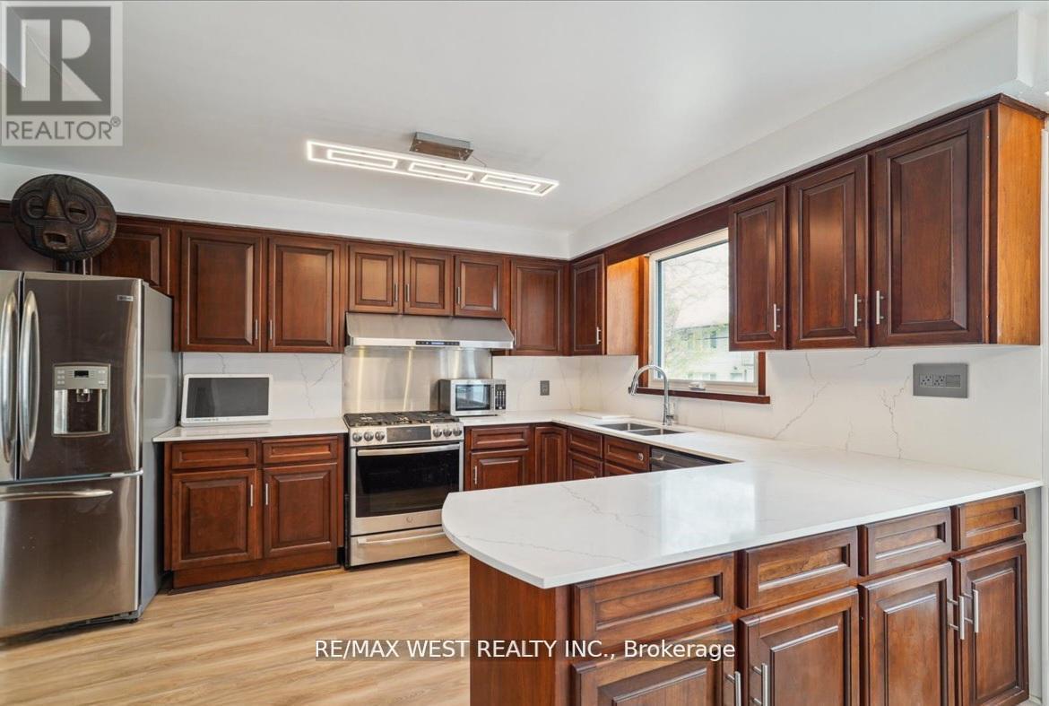 40 Arlstan Drive, Toronto, Ontario M3H 4V9 - Photo 7 - C12509074