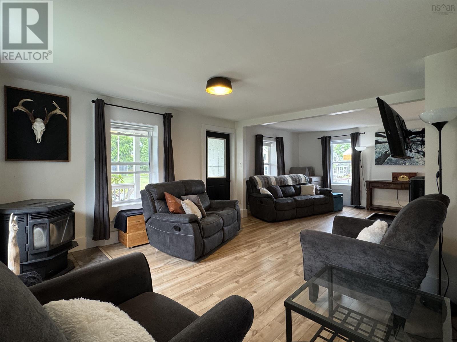 107 Stellar Street, Stellarton, Nova Scotia  B0K 1S0 - Photo 2 - 202518528