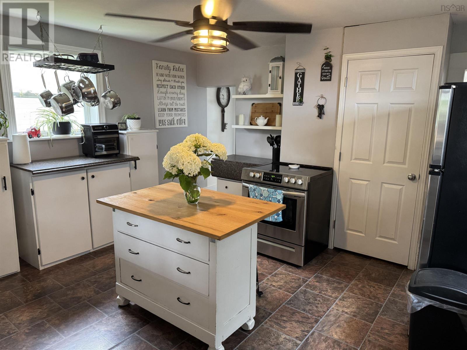 107 Stellar Street, Stellarton, Nova Scotia  B0K 1S0 - Photo 12 - 202518528