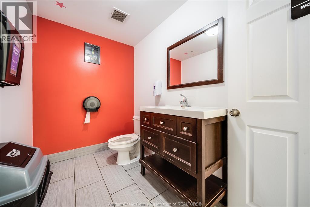 325 Ouellette Avenue, Windsor, Ontario N9A 4J1 - Photo 18 - 25028008