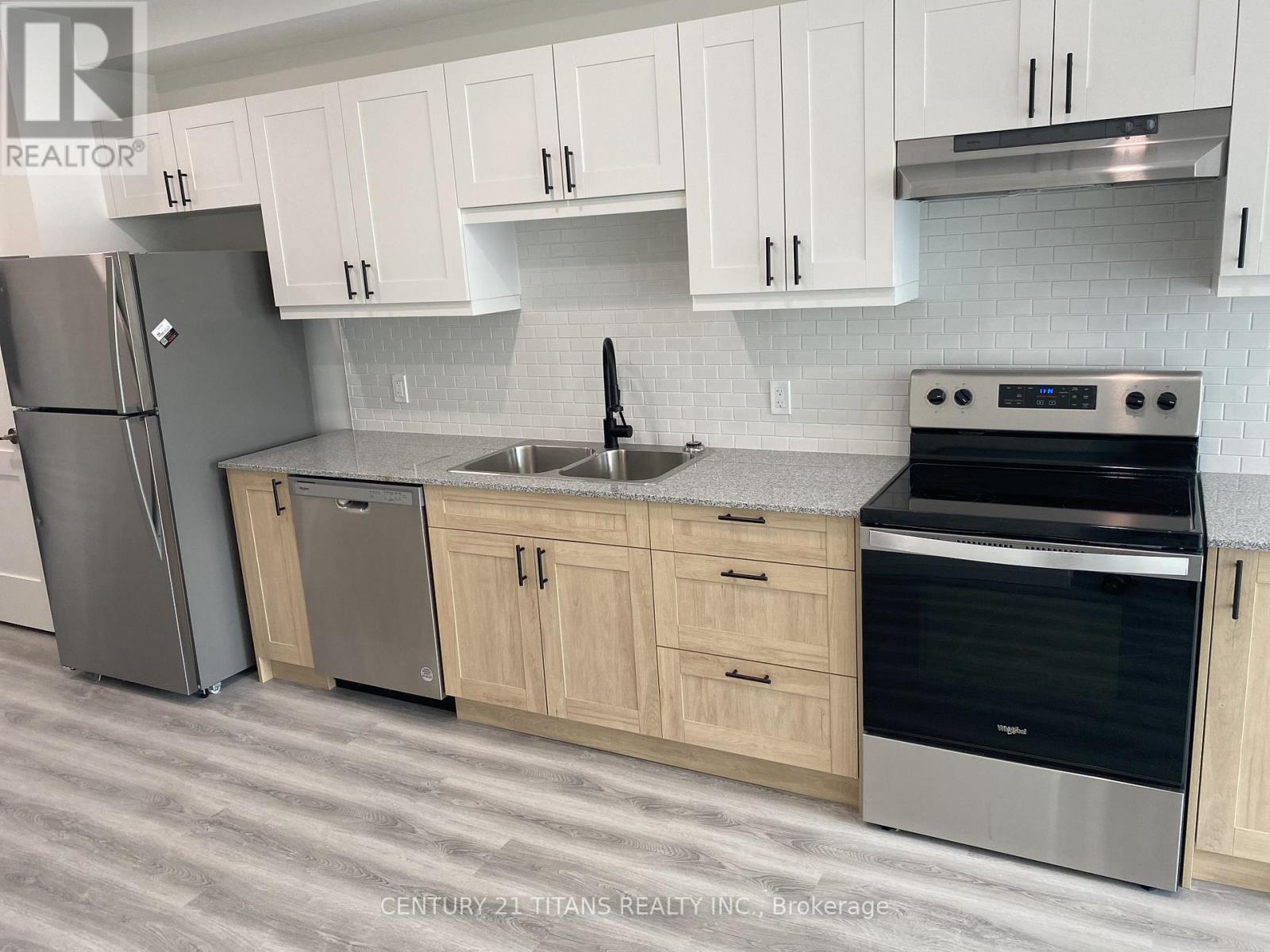 Ph16 - 181 Elmira Road S, Guelph, Ontario  N1K 0E4 - Photo 3 - X12495230