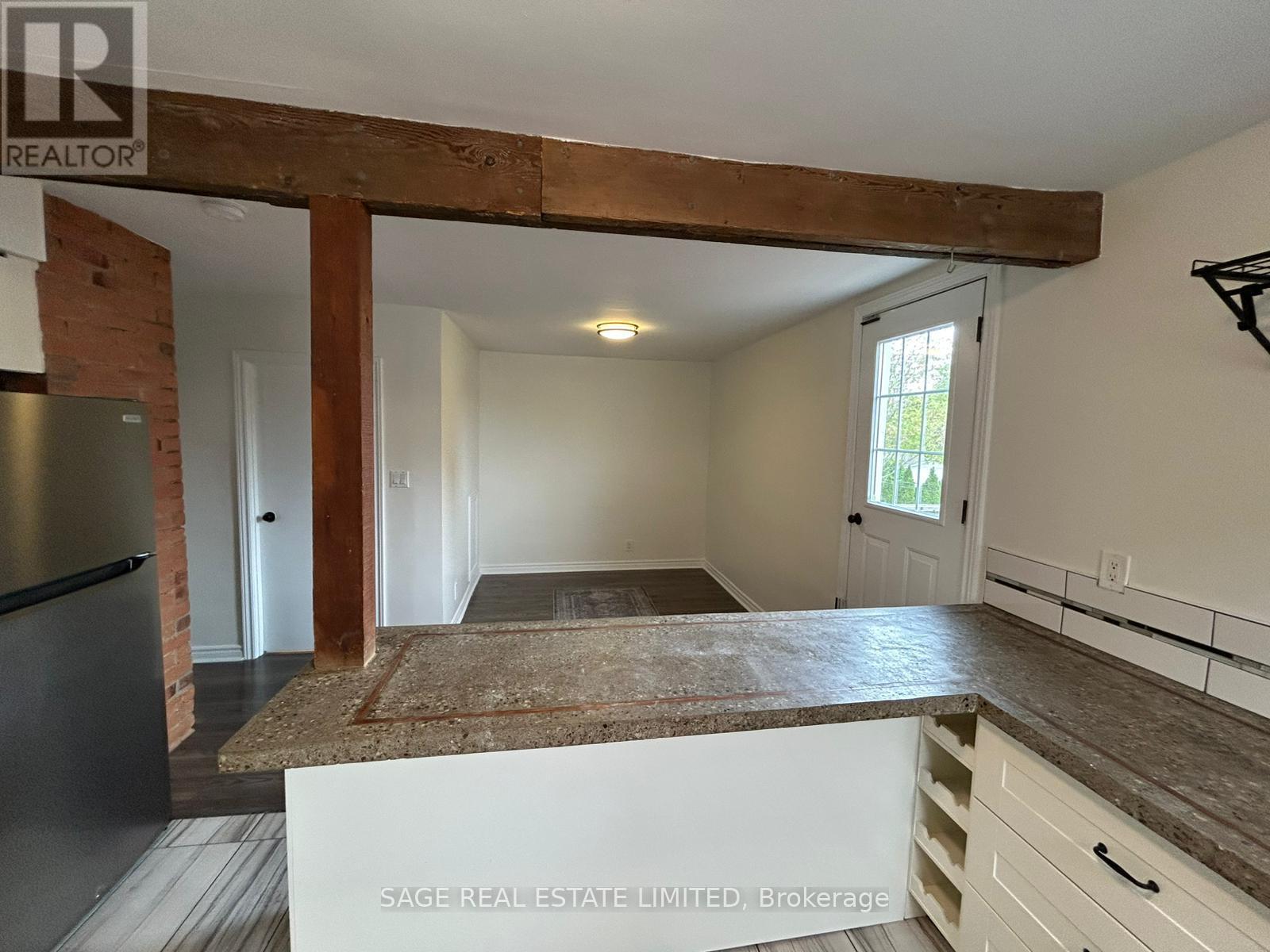 2 - 9 Wright Avenue, Hamilton, Ontario  L8L 2T5 - Photo 3 - X12508814