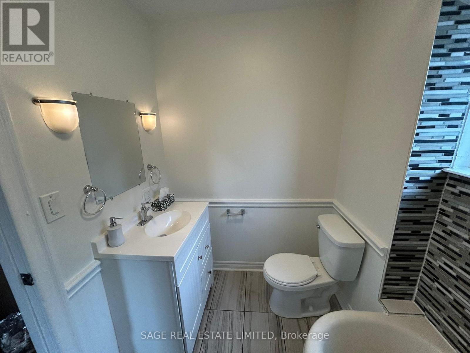 2 - 9 Wright Avenue, Hamilton, Ontario  L8L 2T5 - Photo 10 - X12508814