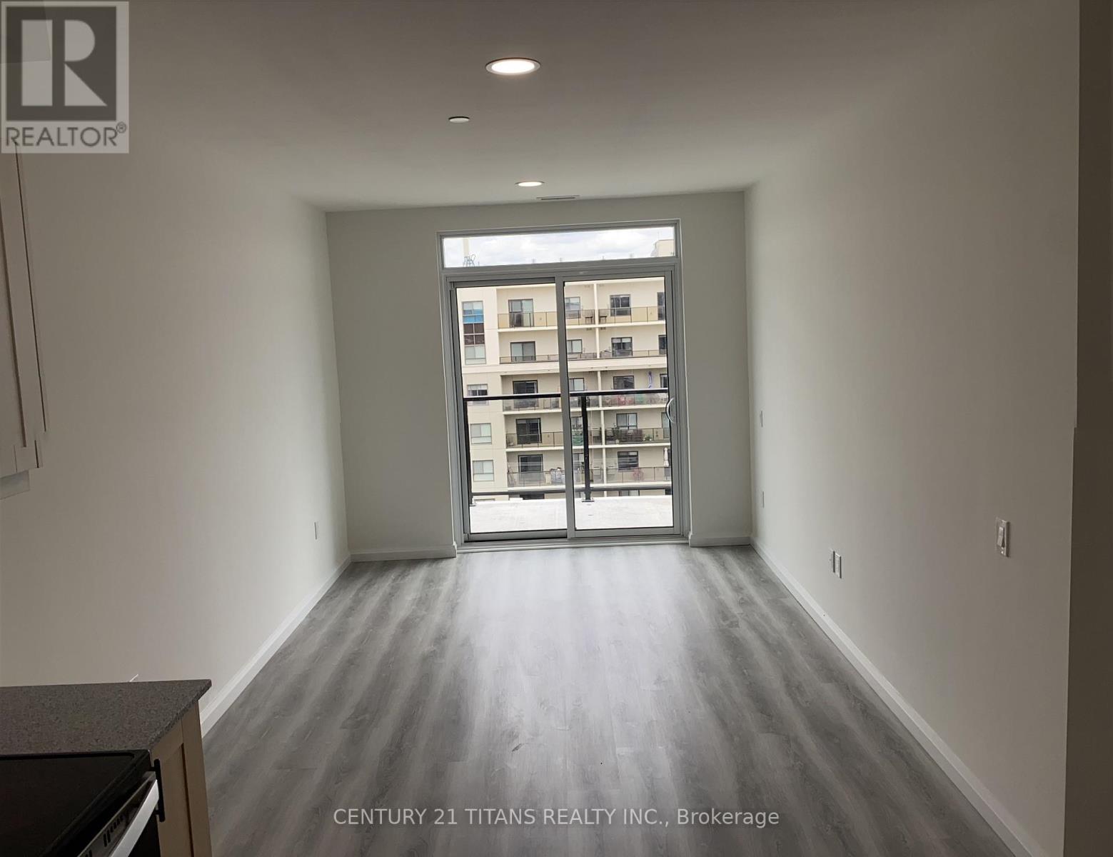 Ph16 - 181 Elmira Road S, Guelph, Ontario  N1K 0E4 - Photo 2 - X12495230