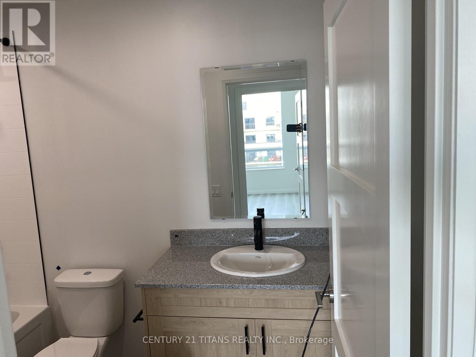 Ph16 - 181 Elmira Road S, Guelph, Ontario  N1K 0E4 - Photo 6 - X12495230