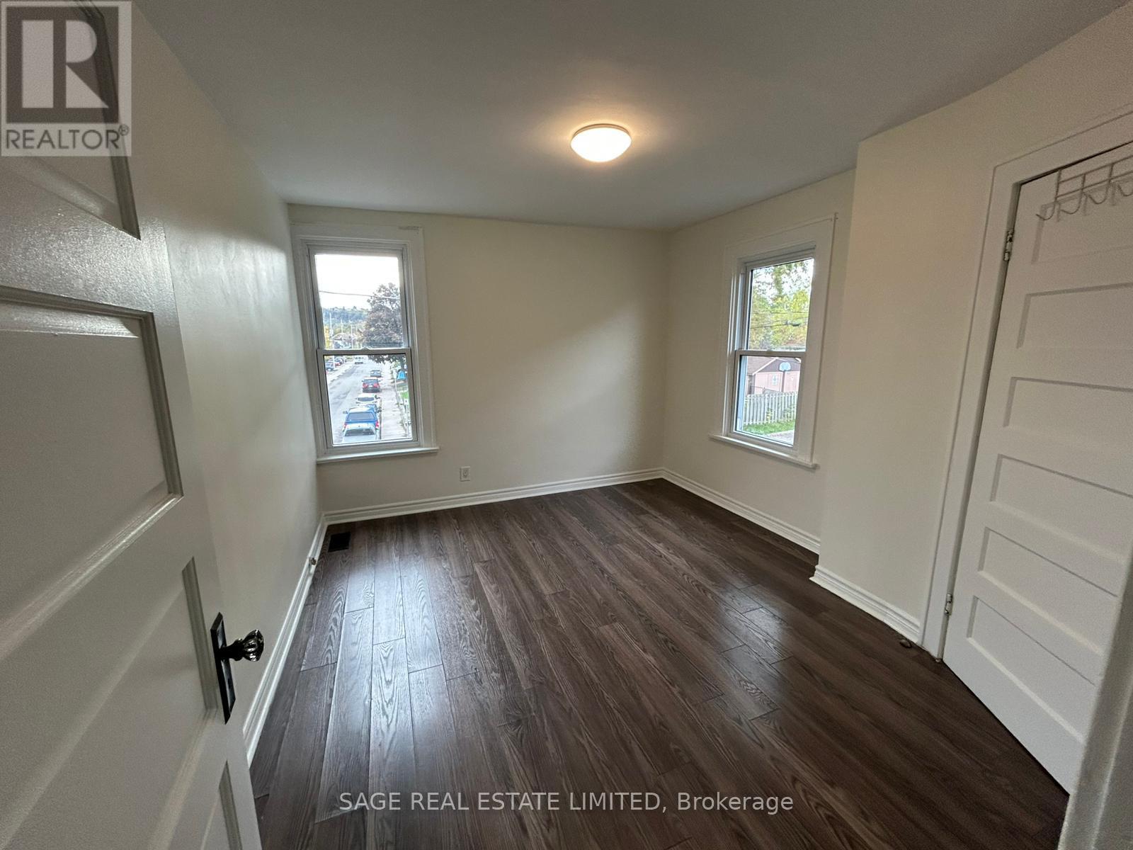 2 - 9 Wright Avenue, Hamilton, Ontario  L8L 2T5 - Photo 8 - X12508814