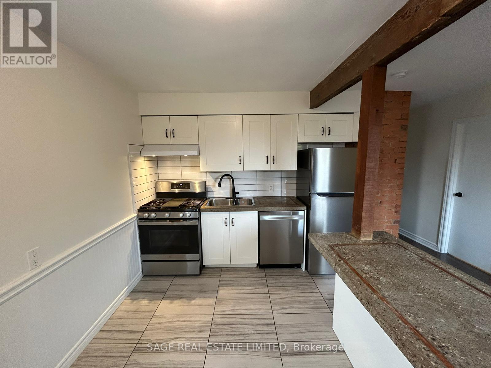 2 - 9 Wright Avenue, Hamilton, Ontario  L8L 2T5 - Photo 2 - X12508814