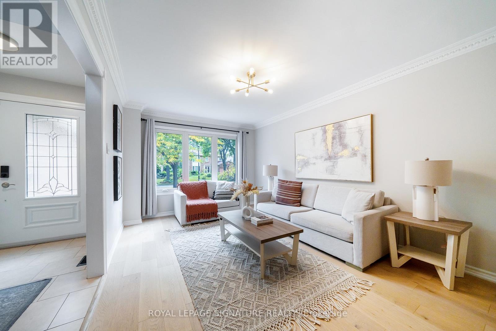 1239 Barnwood Square, Pickering, Ontario  L1X 1C6 - Photo 4 - E12509014