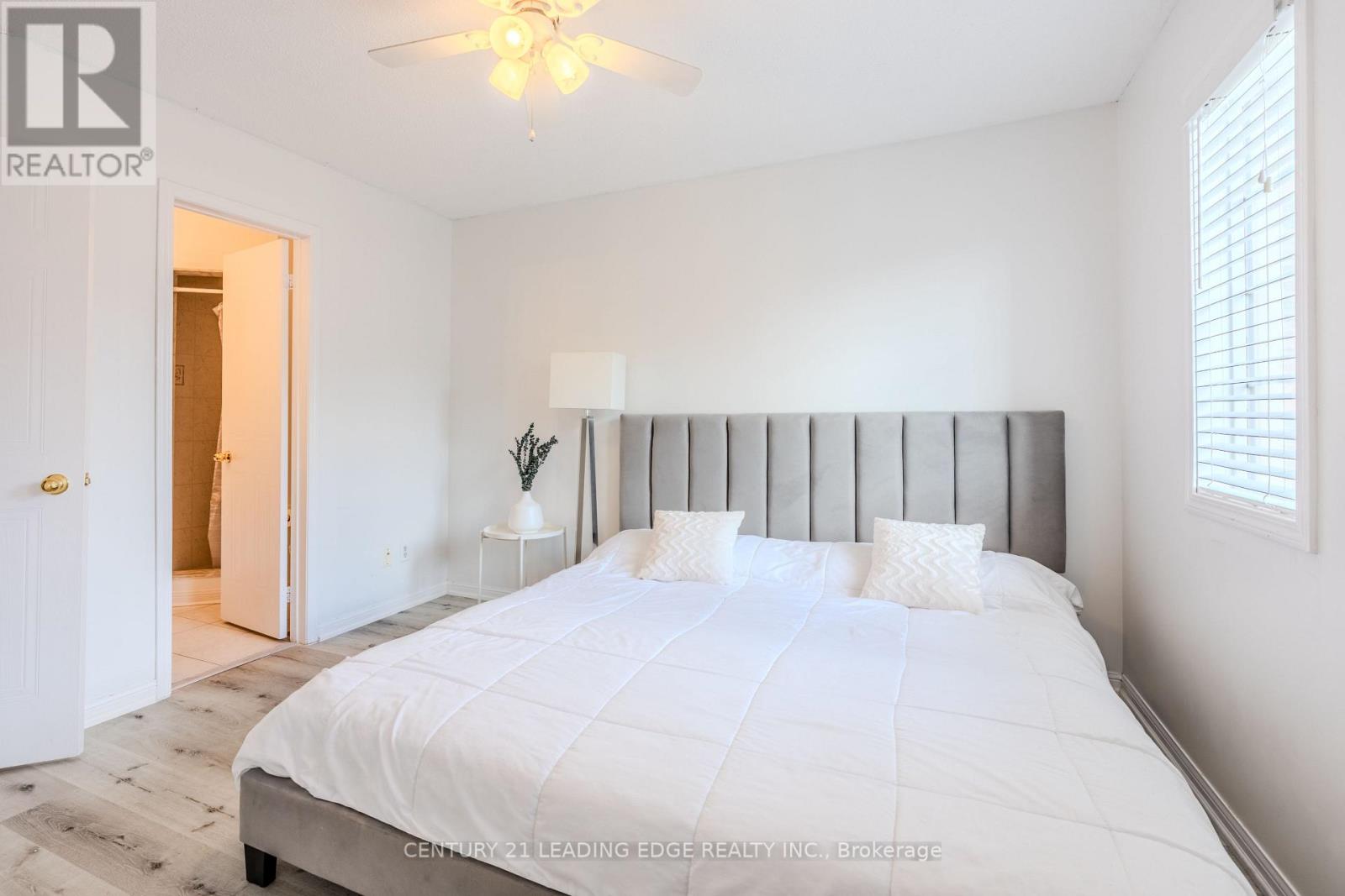 98 Aspen Park Way, Whitby, Ontario  L1N 9M6 - Photo 12 - E12509062