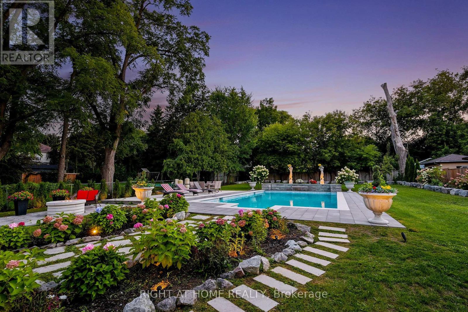 10 Yongeview Avenue, Richmond Hill, Ontario  L4C 7A4 - Photo 6 - N12508934