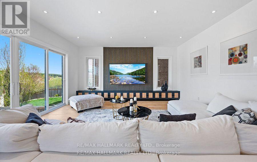 119 Pointon Street, Aurora, Ontario  L4G 0G6 - Photo 9 - N12509000