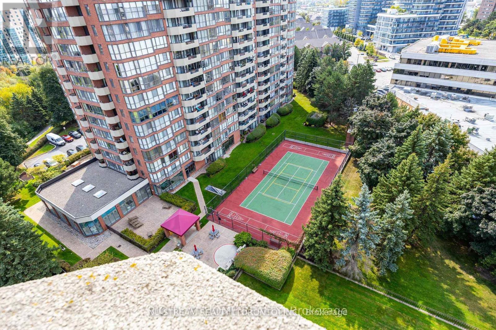 Ph3 - 33 Weldrick Road E, Richmond Hill, Ontario L4C 8W4 - Photo 10 - N12509052