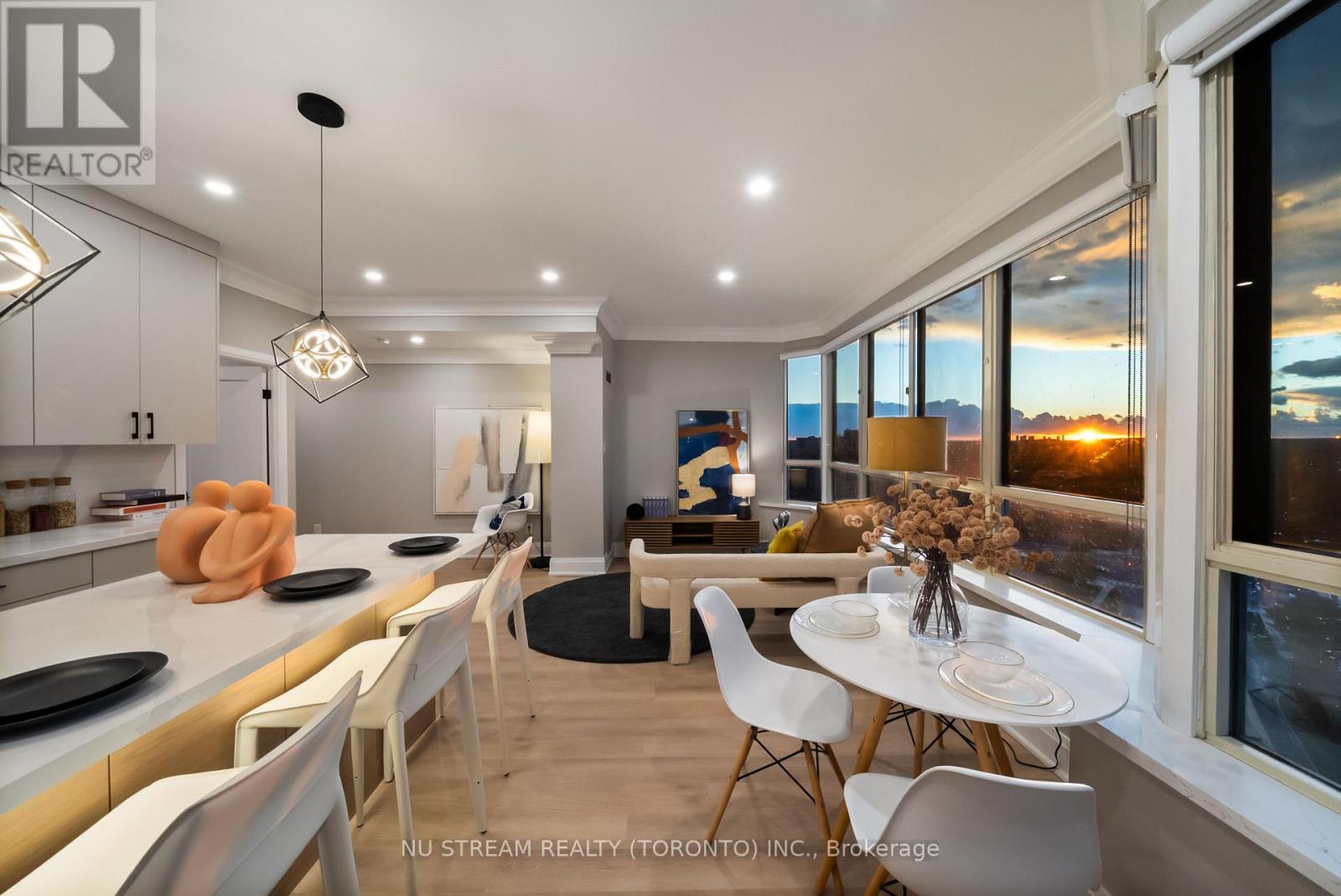 Ph3 - 33 Weldrick Road E, Richmond Hill, Ontario L4C 8W4 - Photo 2 - N12509052