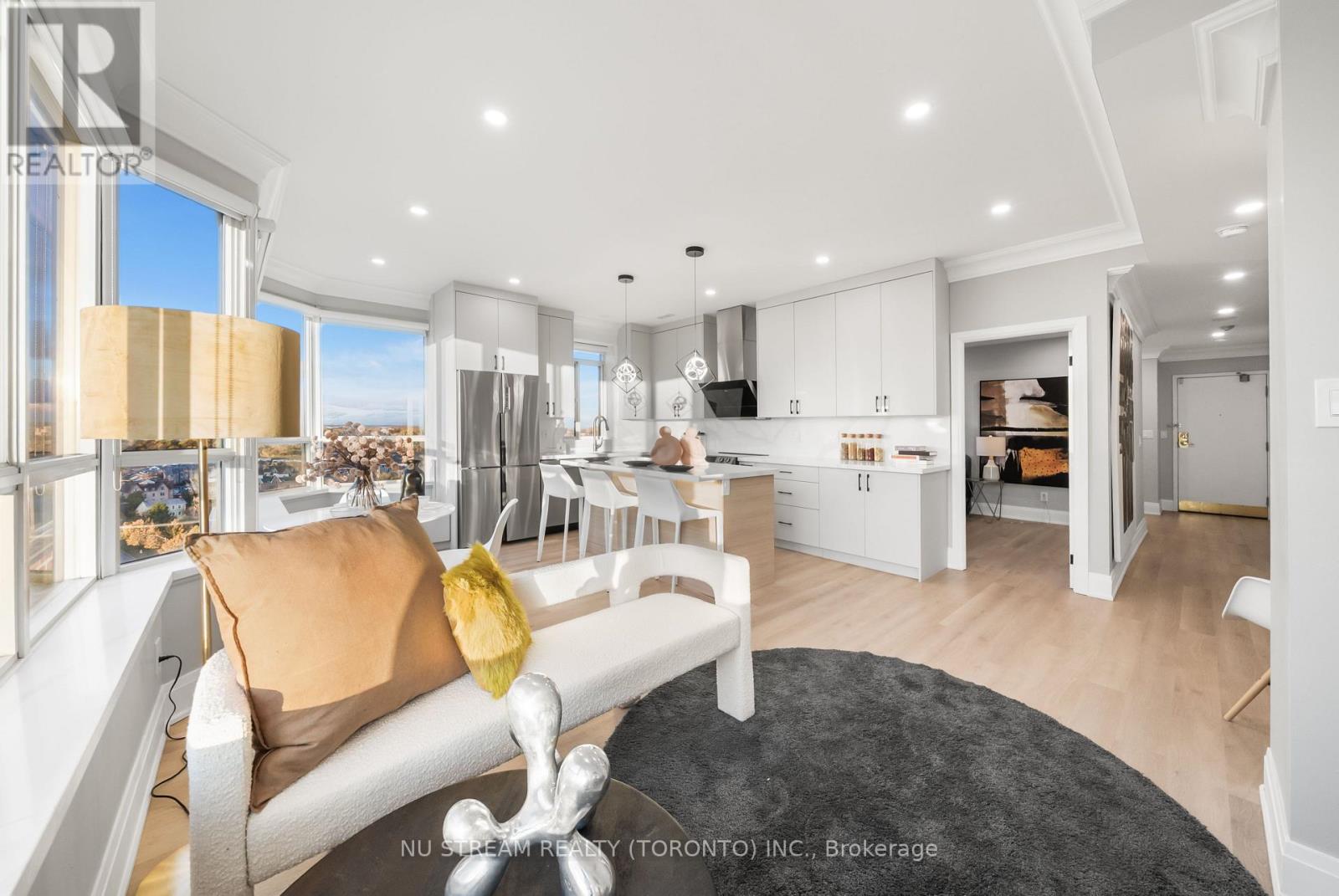 Ph3 - 33 Weldrick Road E, Richmond Hill, Ontario L4C 8W4 - Photo 3 - N12509052