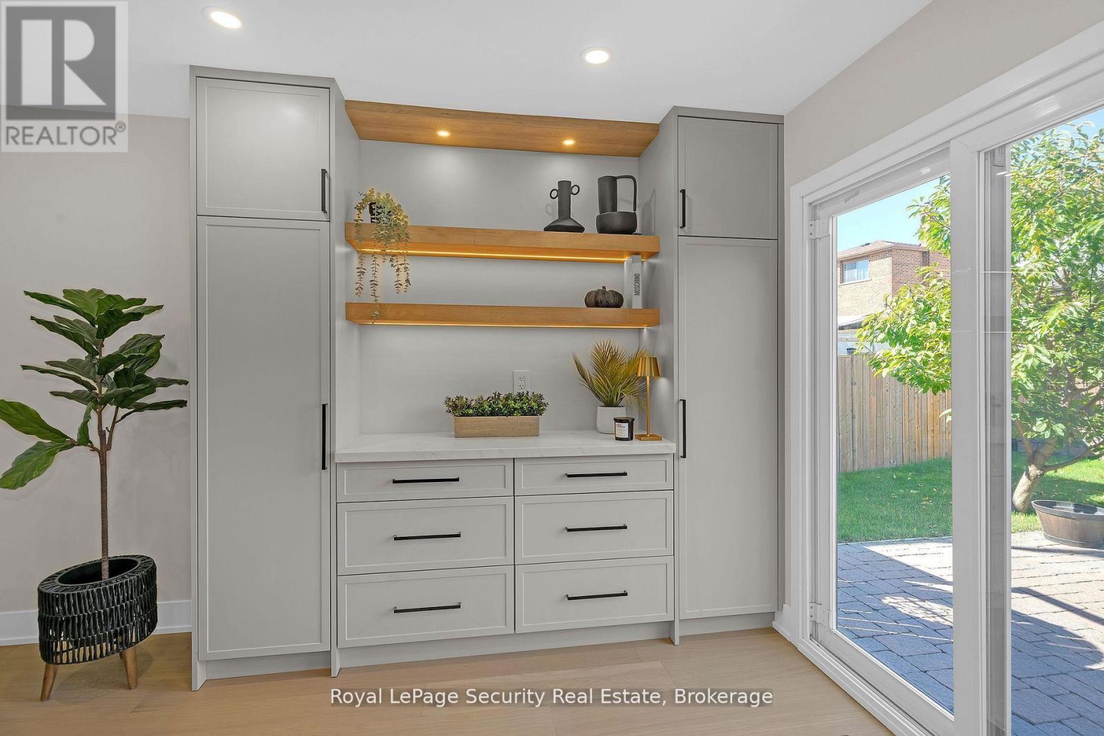 74 Andrea Lane, Vaughan, Ontario  L4L 1E7 - Photo 11 - N12508502