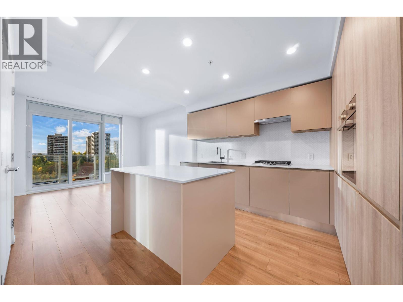 309 3833 Evergreen Place, Burnaby, British Columbia  V3J 0M2 - Photo 3 - R3063920