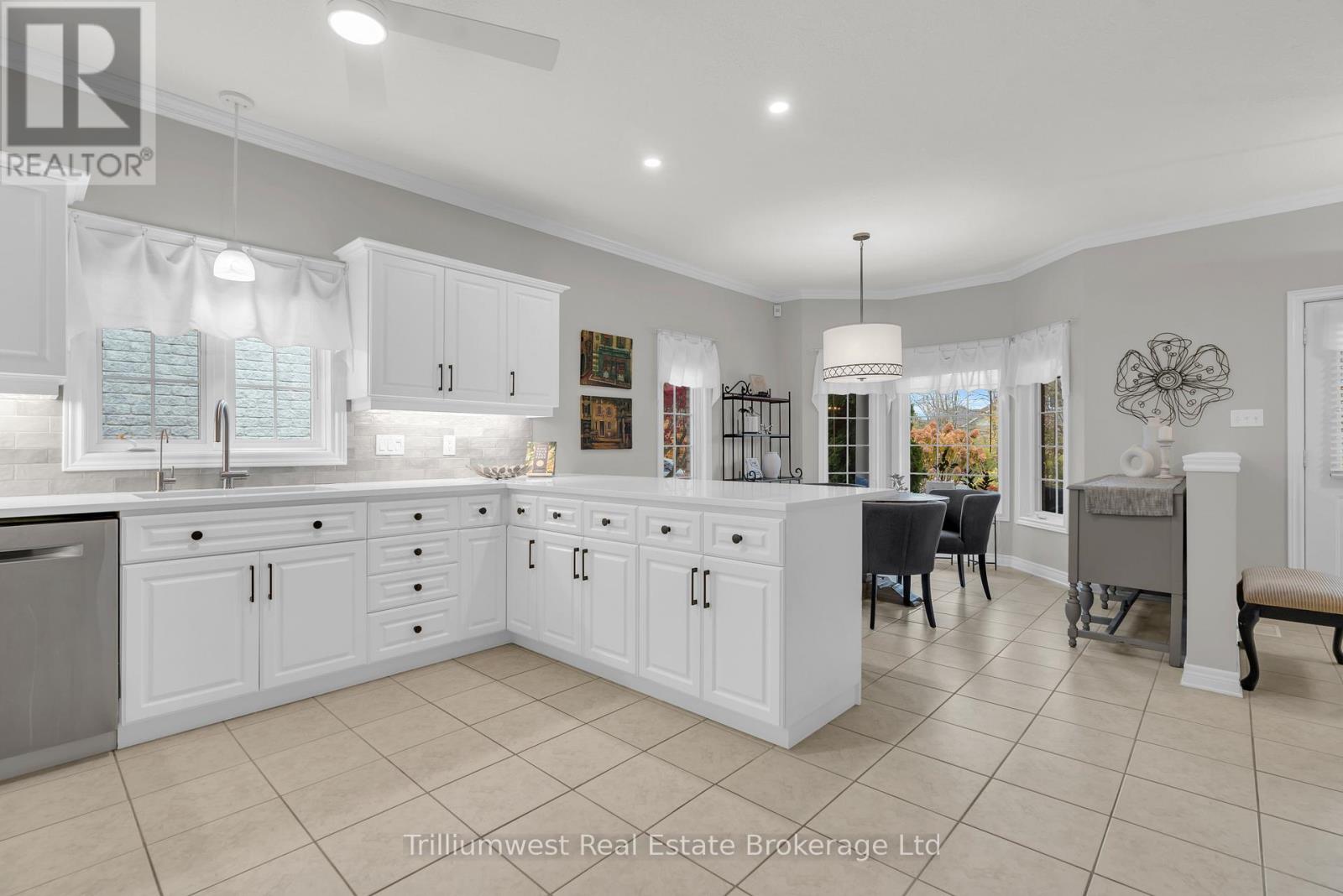 302 Farley Drive, Guelph, Ontario N1L 1N6 - Photo 10 - X12509128