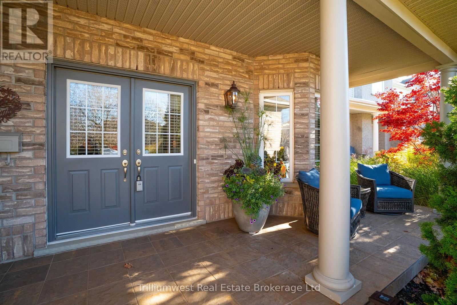 302 Farley Drive, Guelph, Ontario N1L 1N6 - Photo 4 - X12509128