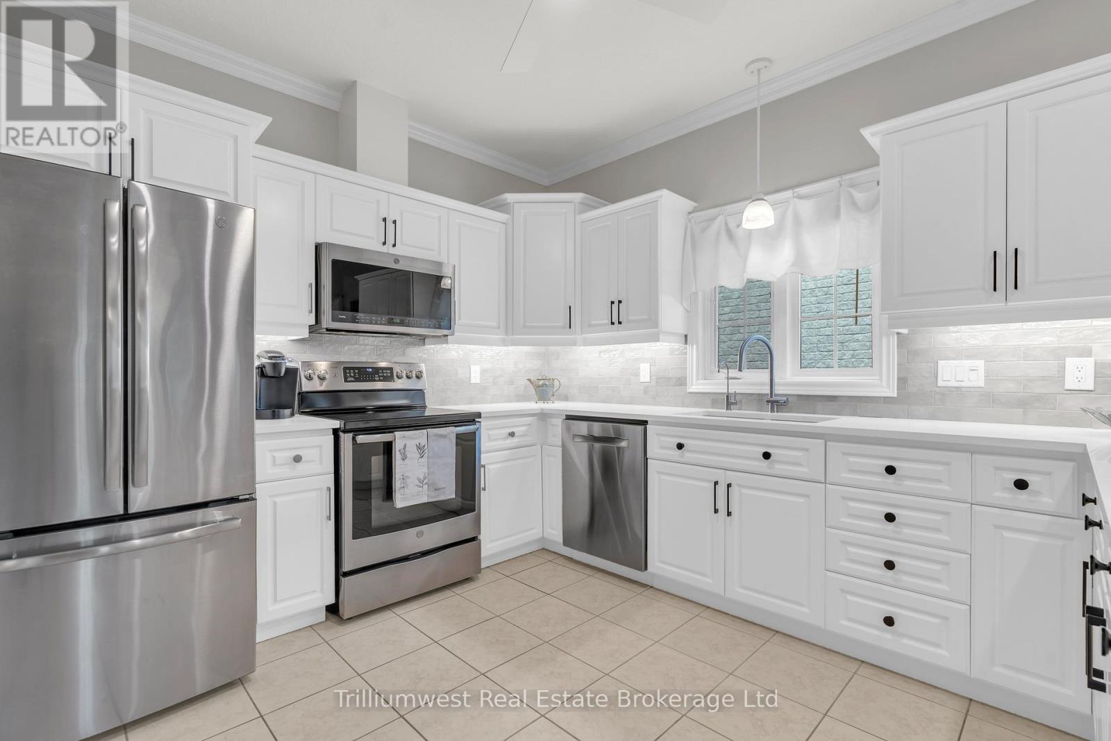 302 Farley Drive, Guelph, Ontario N1L 1N6 - Photo 8 - X12509128