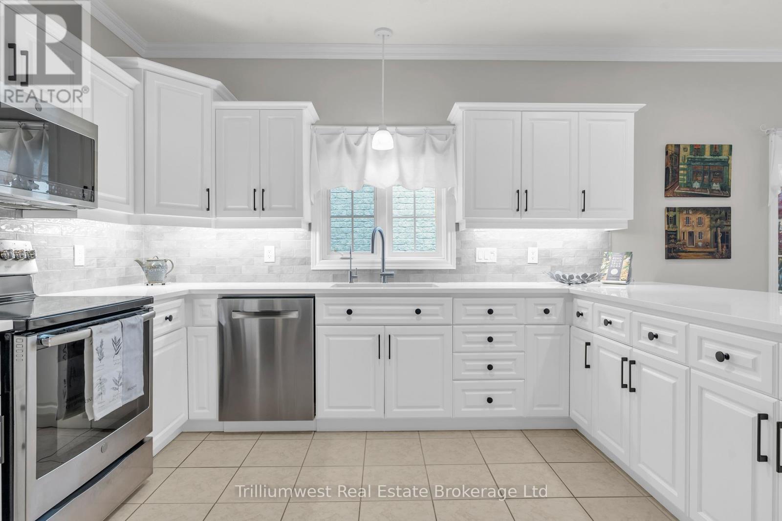 302 Farley Drive, Guelph, Ontario N1L 1N6 - Photo 9 - X12509128