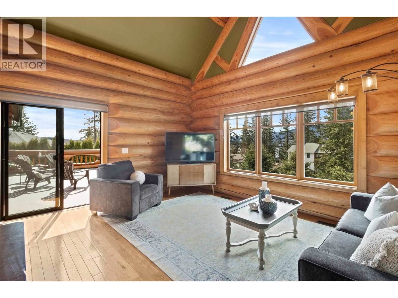 3667 Braelyn Road, tappen, British Columbia