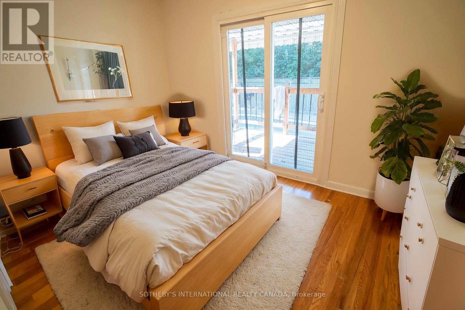 11 Buckhorn Place, Toronto, Ontario  M9V 2P3 - Photo 9 - W12508938