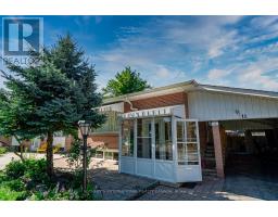 11 BUCKHORN PLACE, Toronto, Ontario