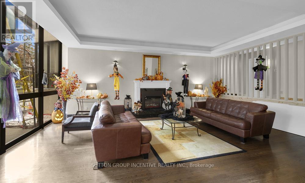 1907 - 1333 Bloor Street, Mississauga, Ontario L4Y 3T6 - Photo 3 - W12509010