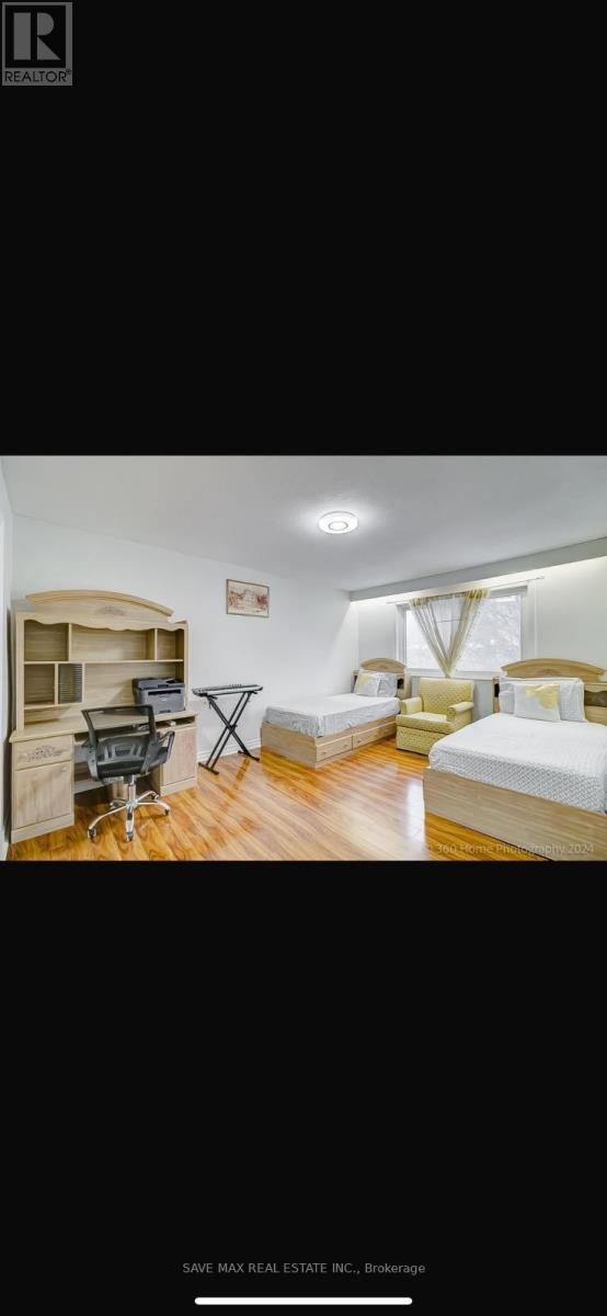 44 Carberry Crescent, Brampton, Ontario  L6V 2E9 - Photo 2 - W12509016