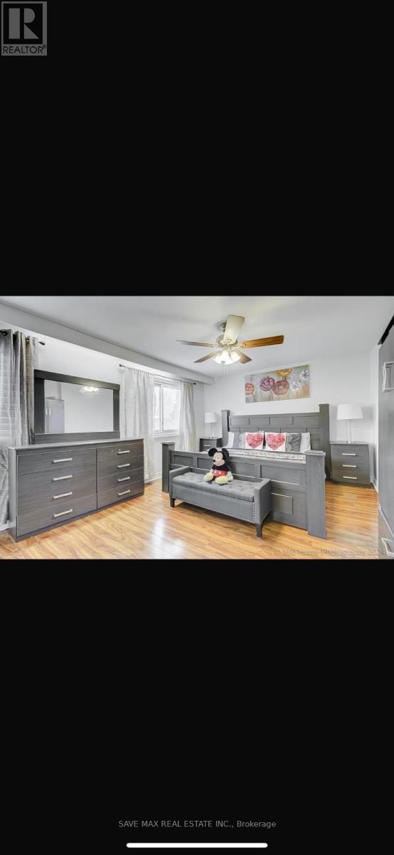 44 Carberry Crescent, Brampton, Ontario  L6V 2E9 - Photo 3 - W12509016