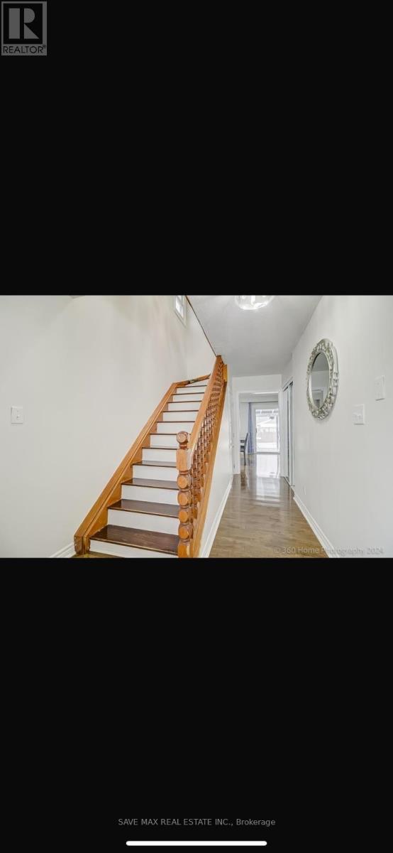 44 Carberry Crescent, Brampton, Ontario  L6V 2E9 - Photo 9 - W12509016