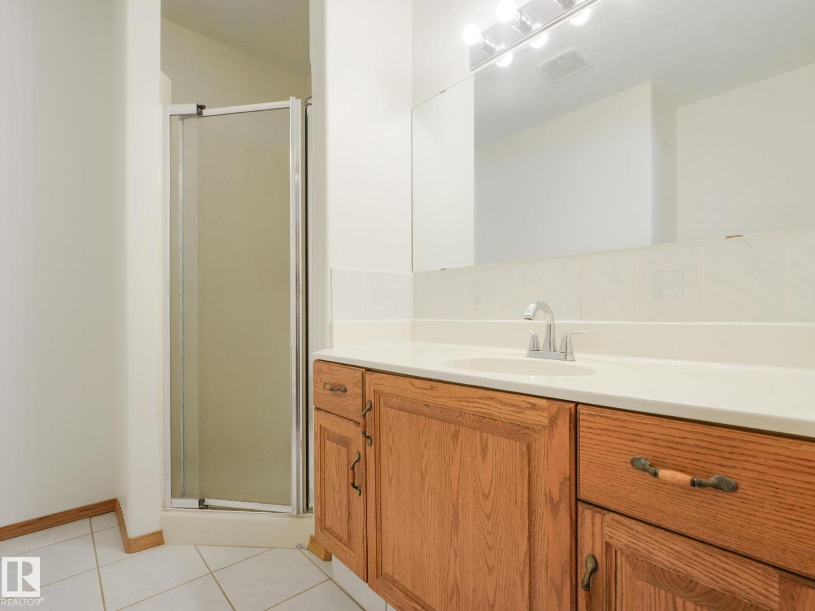 1016 James Cr Nw, Edmonton, Alberta  T6L 6P6 - Photo 17 - E4464688