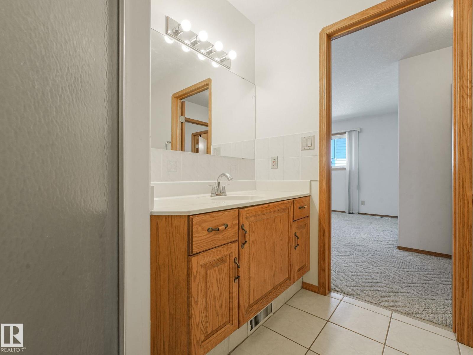 1016 James Cr Nw, Edmonton, Alberta  T6L 6P6 - Photo 18 - E4464688