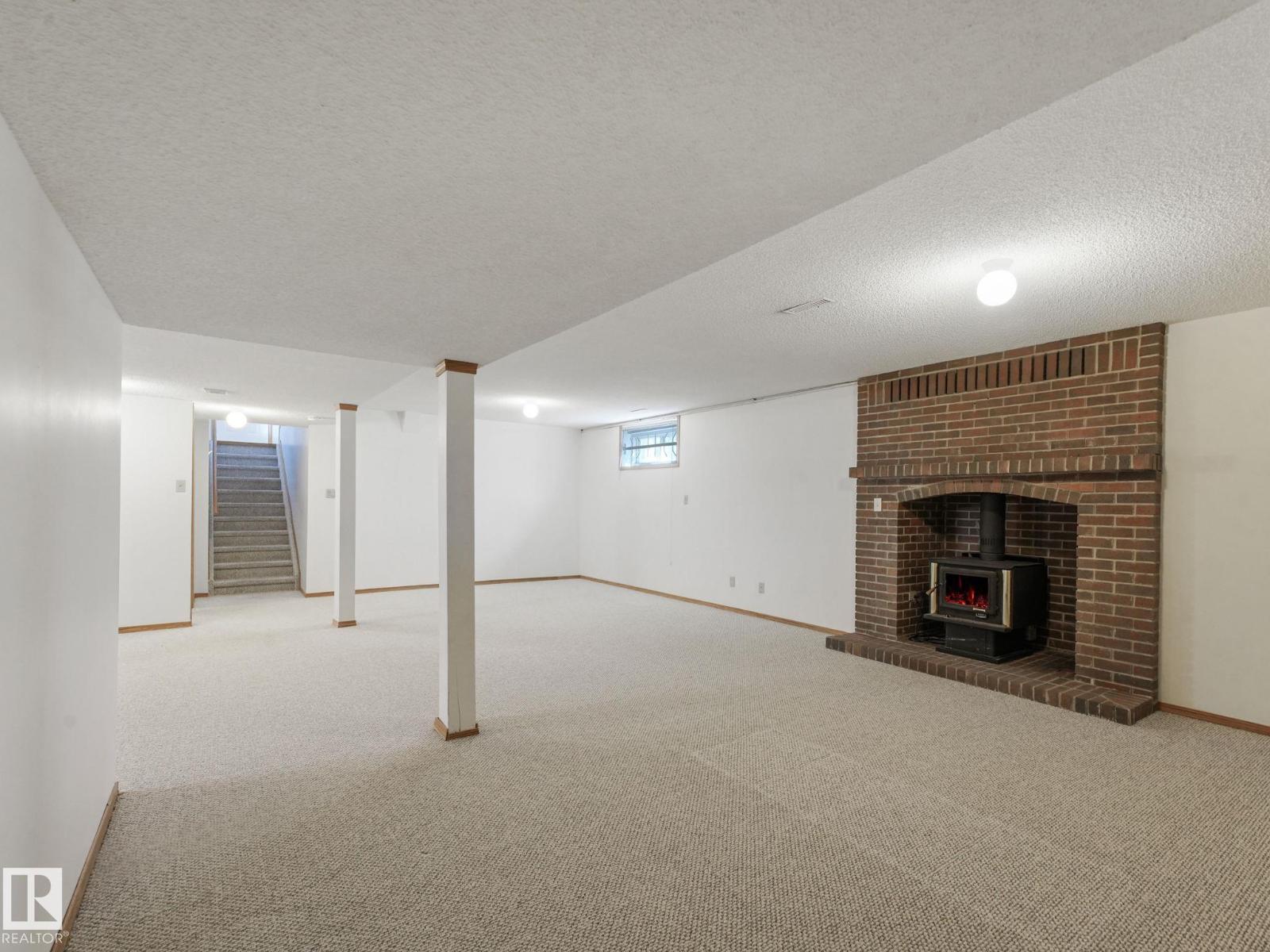 1016 James Cr Nw, Edmonton, Alberta  T6L 6P6 - Photo 32 - E4464688